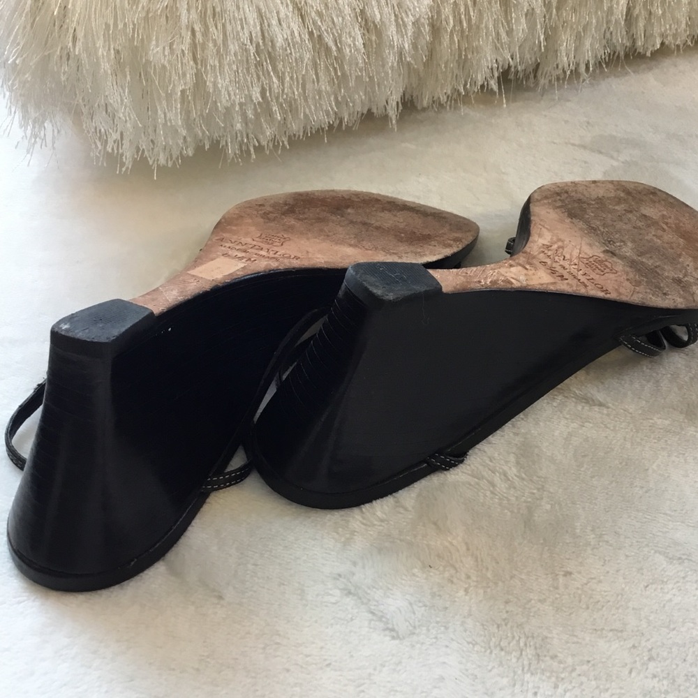 ❤️ ANN TAYLOR CARA BLACK CALF WEDGES ❤️ - Picture 5 of 6